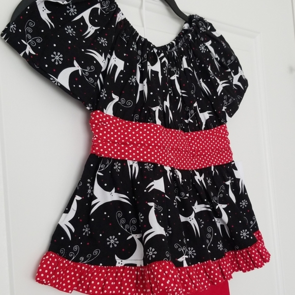 Beaux et Belles Christmas Outfit - Picture 2 of 8